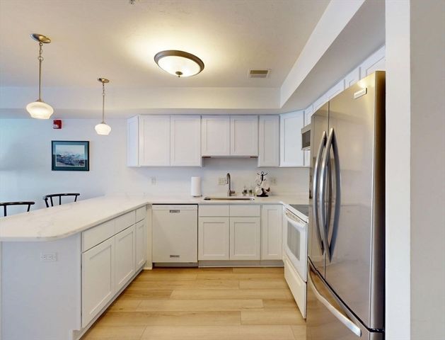 23 Greenleaves 107, Amherst, MA 01002