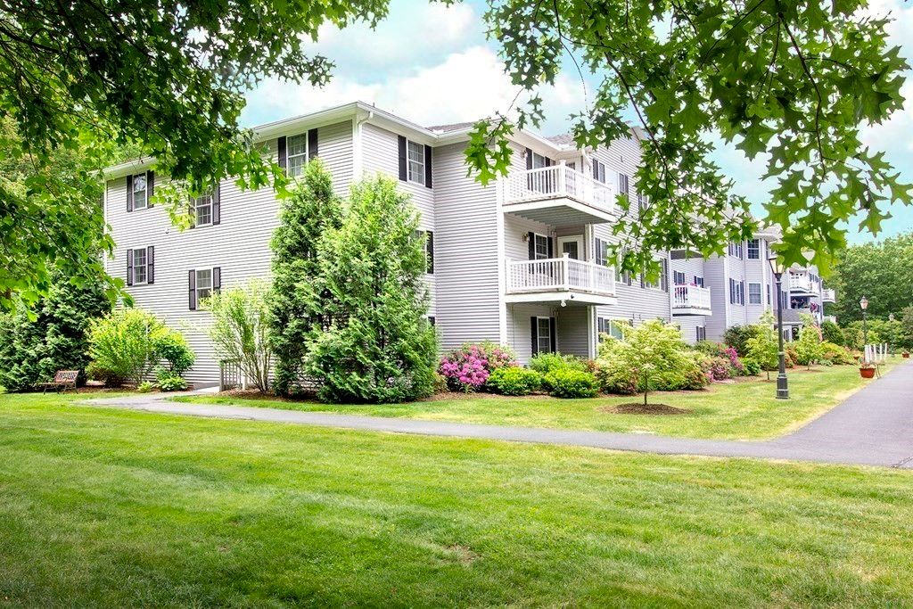 23 Greenleaves 107, Amherst, MA 01002