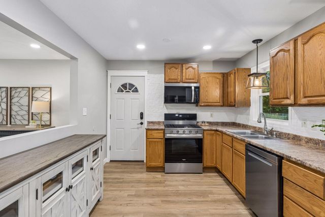 1949 Lakeaires Boulevard, White Bear Lake, MN 55110