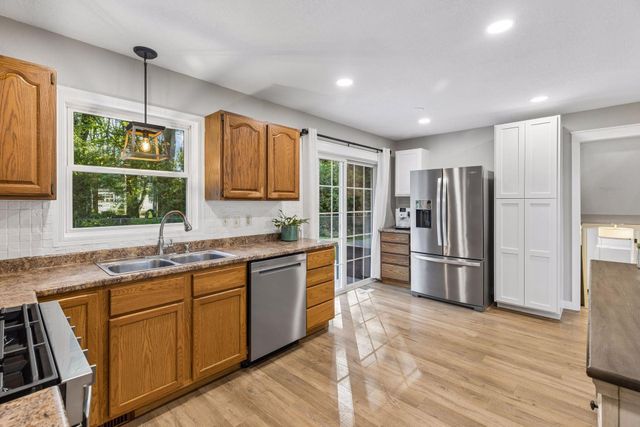 1949 Lakeaires Boulevard, White Bear Lake, MN 55110