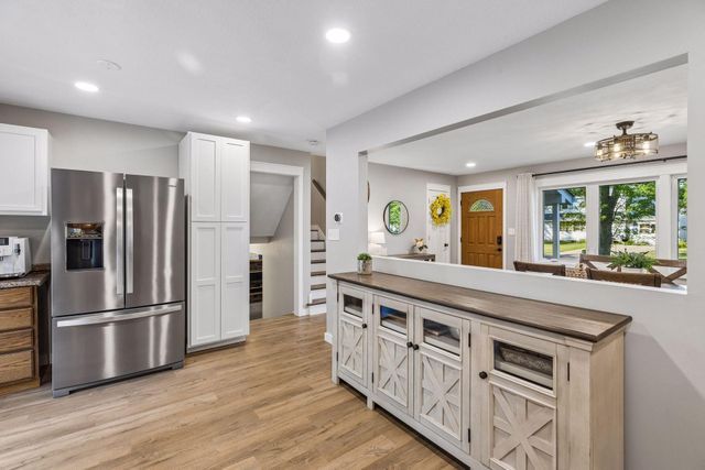 1949 Lakeaires Boulevard, White Bear Lake, MN 55110