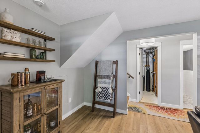 1949 Lakeaires Boulevard, White Bear Lake, MN 55110