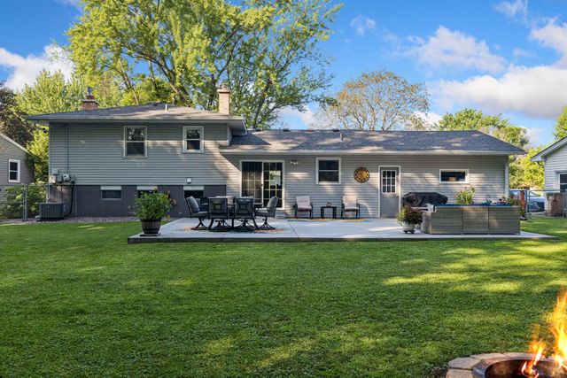 1949 Lakeaires Boulevard, White Bear Lake, MN 55110