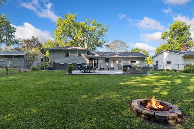 1949 Lakeaires Boulevard, White Bear Lake, MN 55110