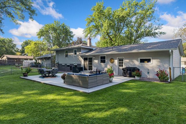 1949 Lakeaires Boulevard, White Bear Lake, MN 55110