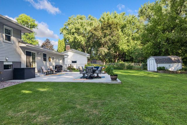 1949 Lakeaires Boulevard, White Bear Lake, MN 55110