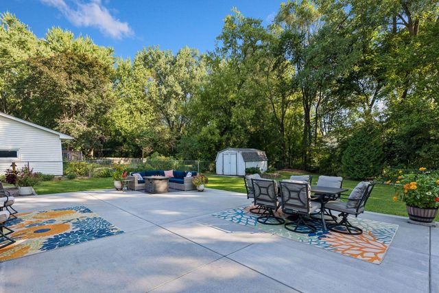1949 Lakeaires Boulevard, White Bear Lake, MN 55110
