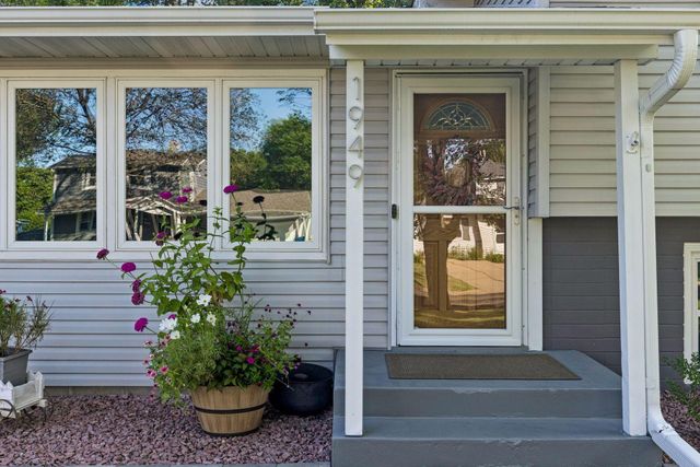 1949 Lakeaires Boulevard, White Bear Lake, MN 55110