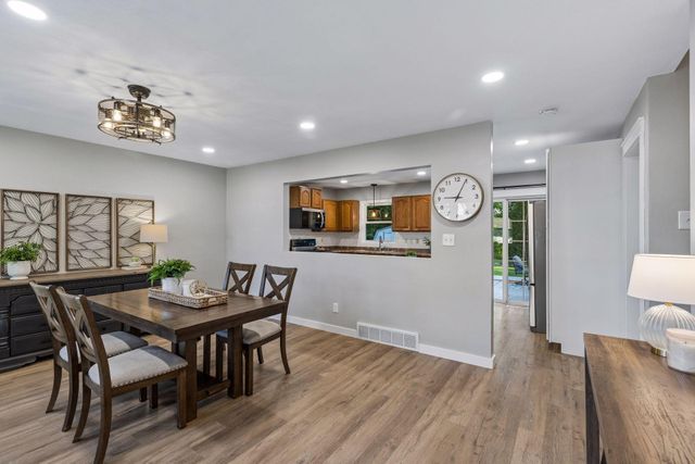 1949 Lakeaires Boulevard, White Bear Lake, MN 55110