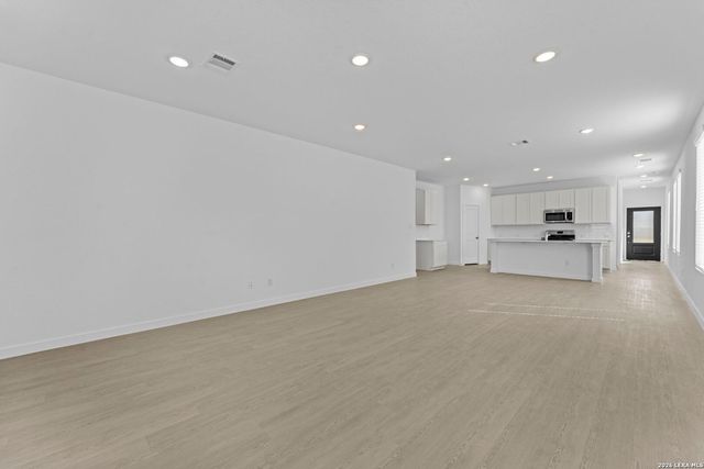 439 Kayden Ct, Marion, TX 78109