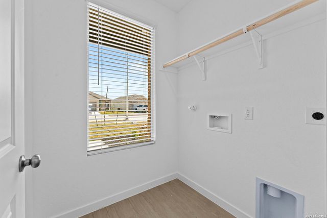 439 Kayden Ct, Marion, TX 78109