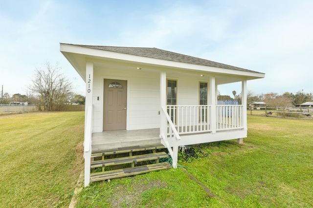 1210 Airline N, Rosharon, TX 77583