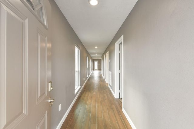 1210 Airline N, Rosharon, TX 77583