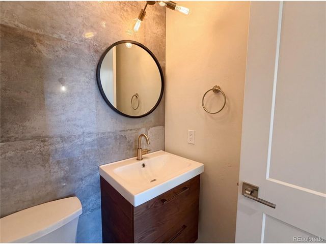 8804 S Brentwood St, Littleton, CO 80128