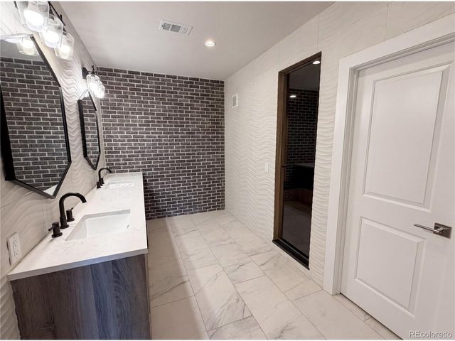 8804 S Brentwood St, Littleton, CO 80128