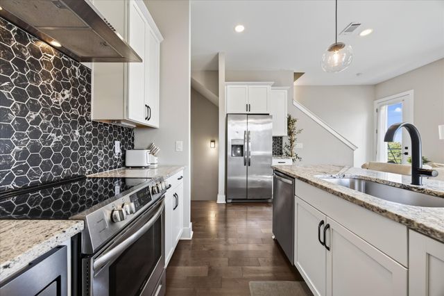 2133 Goodrich Ave, Nashville, TN 37218