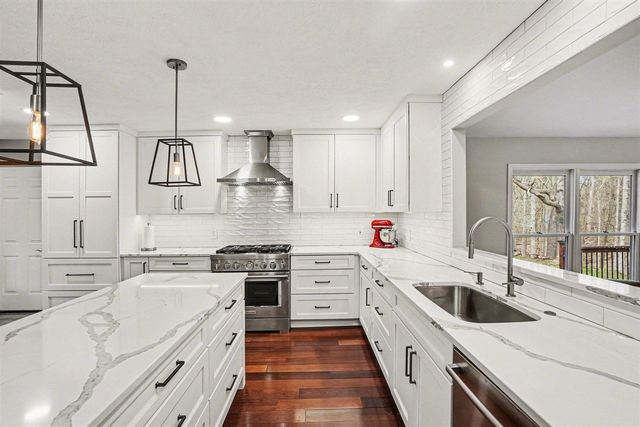 12132 Millpond Drive, Grand Rapids, MI 49534