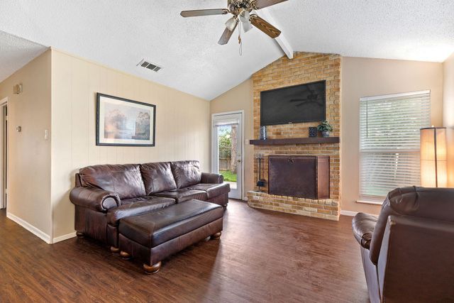 1210 GLENDA DR A, Round Rock, TX 78681