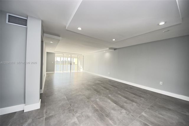 1660 NE 191st Street 309-1, Miami, FL 33179