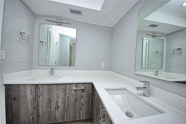 1660 NE 191st Street 309-1, Miami, FL 33179