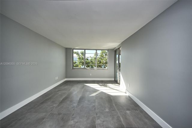 1660 NE 191st Street 309-1, Miami, FL 33179