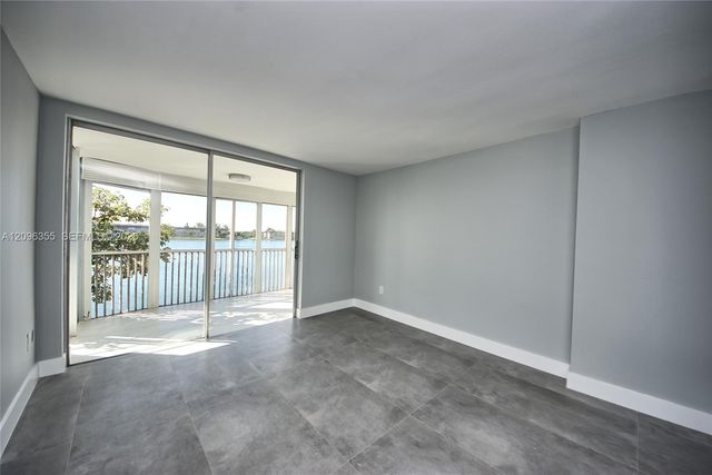 1660 NE 191st Street 309-1, Miami, FL 33179