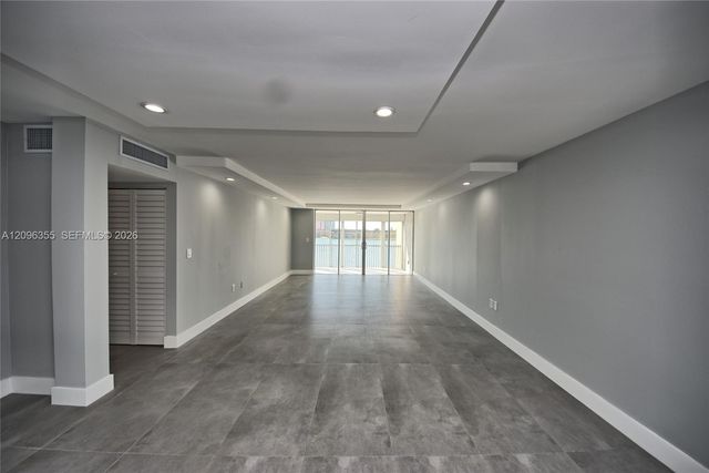 1660 NE 191st Street 309-1, Miami, FL 33179