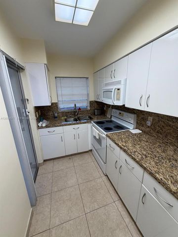 201 NE 14th Avenue 5C, Hallandale Beach, FL 33009