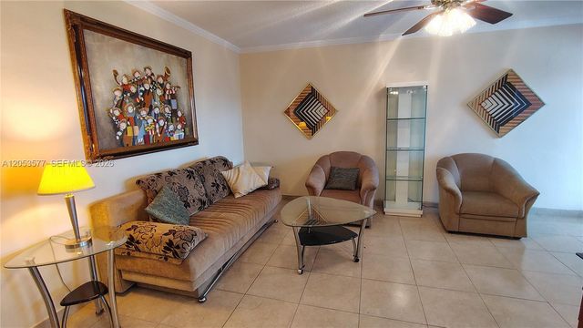 201 NE 14th Avenue 5C, Hallandale Beach, FL 33009