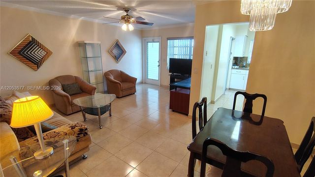 201 NE 14th Avenue 5C, Hallandale Beach, FL 33009