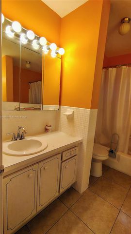 201 NE 14th Avenue 5C, Hallandale Beach, FL 33009