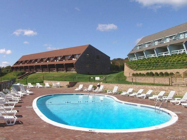 727 Old Montauk Highway 224, Montauk, NY 11954