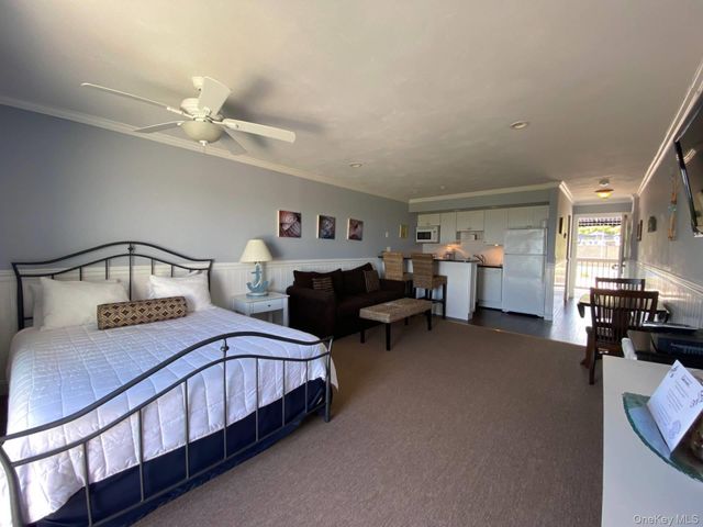 727 Old Montauk Highway 224, Montauk, NY 11954