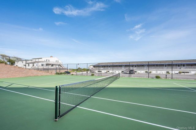 727 Old Montauk Highway 224, Montauk, NY 11954