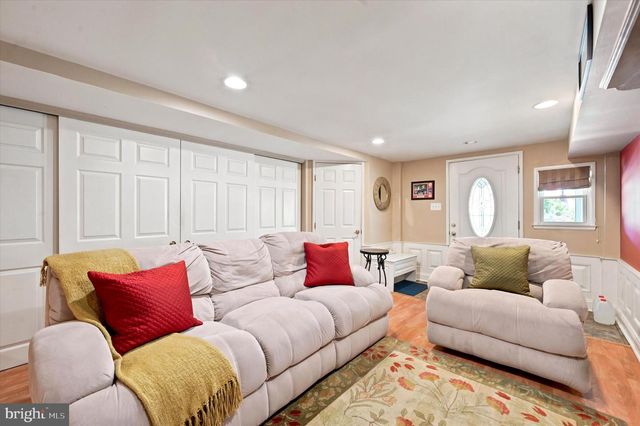 5220 GRAMERCY DR, Clifton Heights, PA 19018