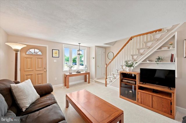 5220 GRAMERCY DR, Clifton Heights, PA 19018