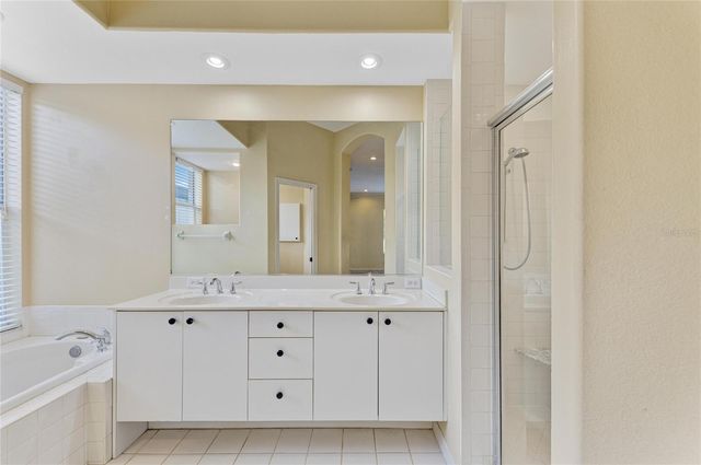 5098 HANGING MOSS LANE, Sarasota, FL 34238