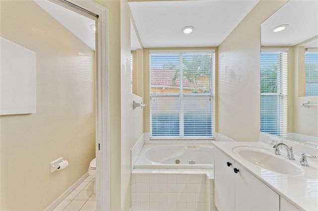 5098 HANGING MOSS LANE, Sarasota, FL 34238