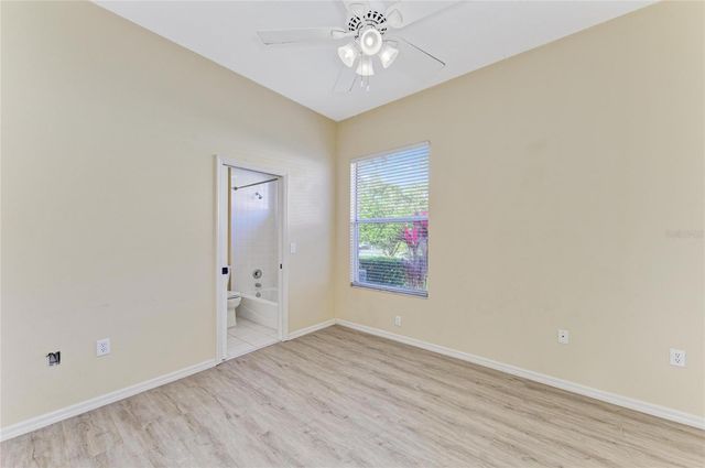 5098 HANGING MOSS LANE, Sarasota, FL 34238