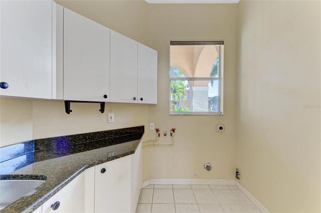 5098 HANGING MOSS LANE, Sarasota, FL 34238