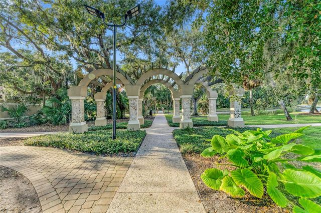 5098 HANGING MOSS LANE, Sarasota, FL 34238