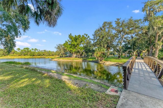 5098 HANGING MOSS LANE, Sarasota, FL 34238