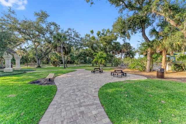 5098 HANGING MOSS LANE, Sarasota, FL 34238