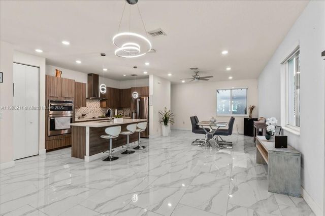 6680 NW 102nd Path, Doral, FL 33178