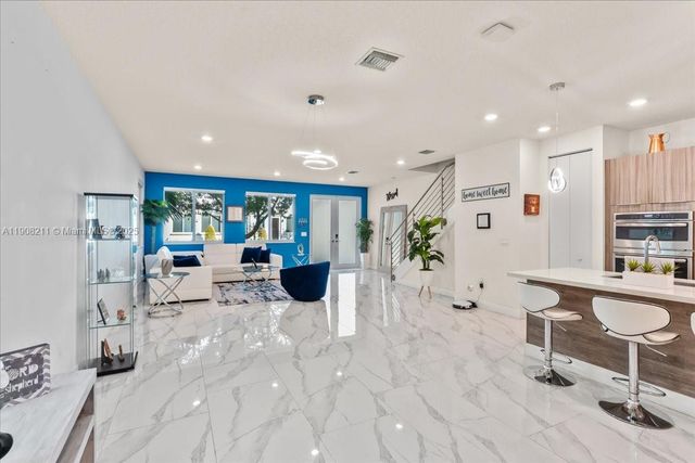 6680 NW 102nd Path, Doral, FL 33178