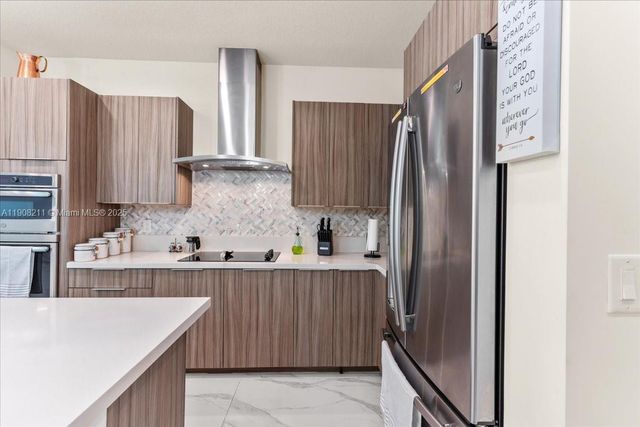 6680 NW 102nd Path, Doral, FL 33178