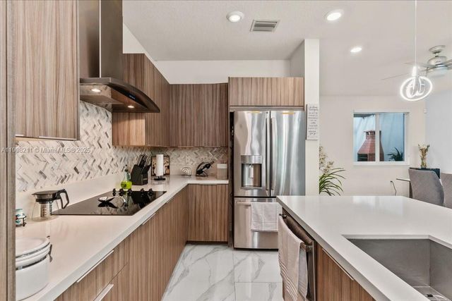 6680 NW 102nd Path, Doral, FL 33178