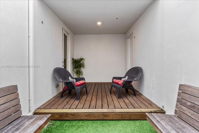 6680 NW 102nd Path, Doral, FL 33178