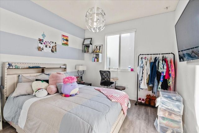 6680 NW 102nd Path, Doral, FL 33178