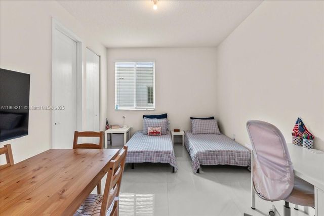 6680 NW 102nd Path, Doral, FL 33178